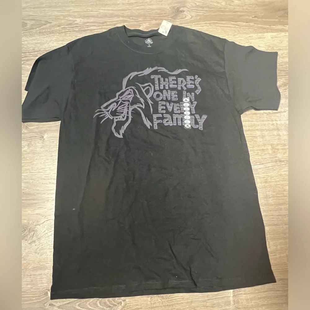 NWT Disney‎ Parks Lion King Shirt- Large